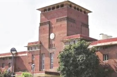 DU Imposes Rs 7 Lakh Fine On Visually Impaired Professor For Hostel Overstay