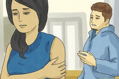 Why Is She Acting Hot and Cold? Possible Reasons + Expert-Backed Tips