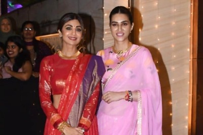 Kriti Sanon Poses With Shilpa Shetty For Navratri In Kerala, Fans Guess Who's Taller; Watch Video