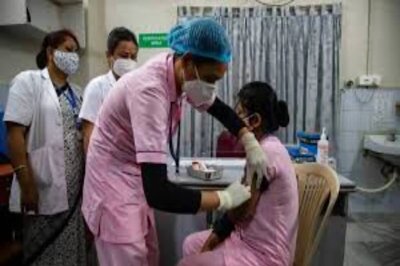 Covid-19 Vaccination Begins in Full Force in Delhi, Healthcare Workers Get First Shots