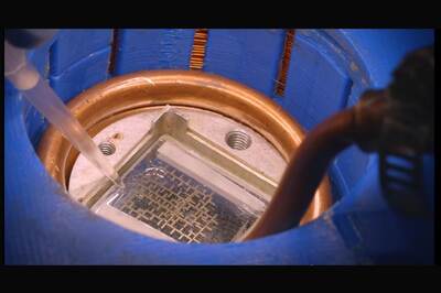 Scientists develop world's first computer that works on water droplets