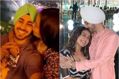 Neha Kakkar Plants Kiss on Hubby Rohanpreet's Cheek as They Enjoy View of Firecrackers on Their Honeymoon