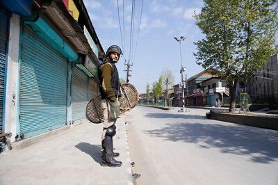 Internet Blocked In Kashmir, Curfew Imposed, Protests Over Handwara Deaths Rages On