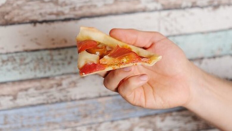 How to Eat Pizza