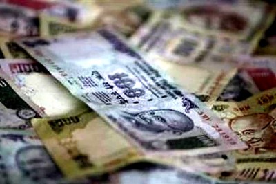 Rupee opens at 61.95 vs US dollar, up 12 paise