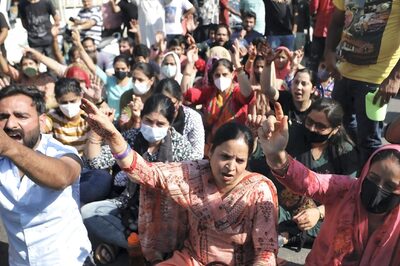 DU Teachers Sit on Hunger Strike Over Delay in Forming Governing Bodies