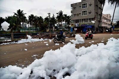 PollPulse: Bengaluru's Frothing Lakes and Choking Traffic