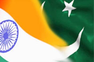 India, Pakistan exchange list of nuclear installations, prisoners