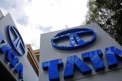 Tata Motors Down 3% JLR Production Slips 7%, Retail Sales Fall 3% In Q2; Check Target Price