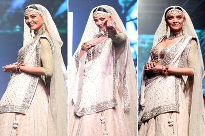 Lakme Fashion Week 2018: Sushmita Sen's Understated Elegance Makes Adjectives Fall Short ​