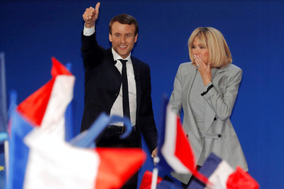 Macron Age Gap 'Unusual' to French, Titillates Abroad