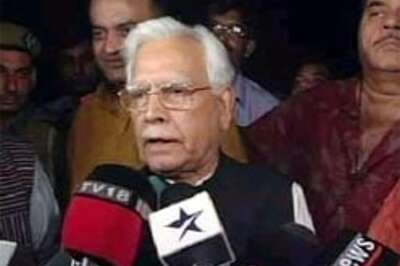 Cong in no hurry to hit back at Natwar