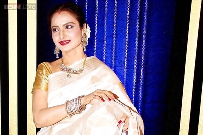 Snapshot: Unbelievable! Age-defying Rekha looks gorgeous at 58