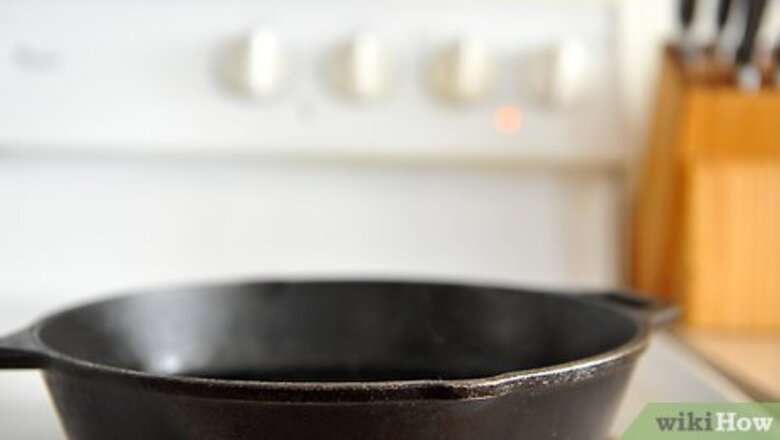How to Flip an Egg Without Using a Spatula