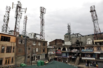 Eight arrested in connection with Kashmir mobile tower attacks
