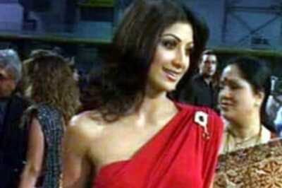 British princes bowled over by Shilpa