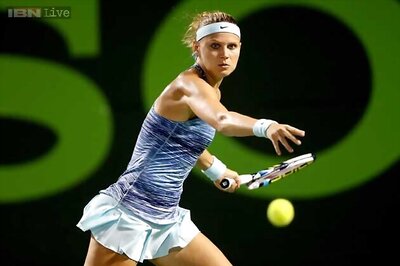 Czech Republic lead Italy 1-0 in Fed Cup semis