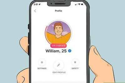 What Does the Blue Checkmark Mean on Tinder?