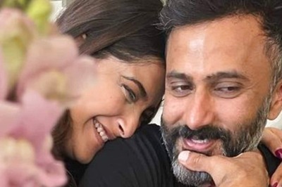 Sonam Kapoor Radiates Pregnancy Glow As She Holds Hubby Anand Ahuja Close in Adorable Pic; Check Here