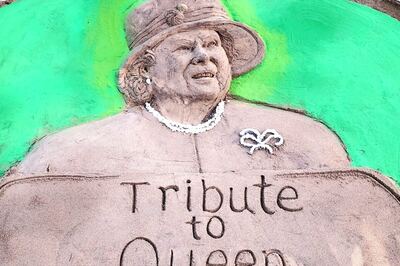 Sand Artist Manas Sahoo Pays Tribute to Queen Elizabeth II at Puri Beach
