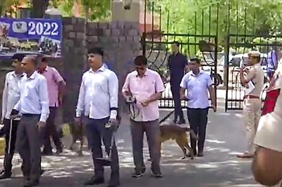 Day After Over 100 Schools Receive Bomb Hoax, Delhi Top Cop Gets Similar 'Threat' Email; Minor Held
