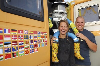 HitchBOT: Hitchhiking robot meets violent end in US