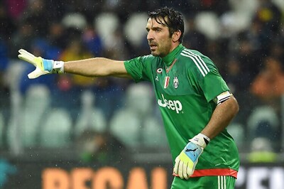 Juventus hold lead as Buffon sets clean sheet record in Serie A