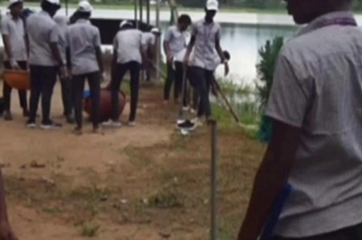 In Tamil Nadu's Nagercoil, 100 Govt College Students Clean Pond