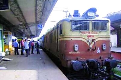 UP: Train rams into jeep, 16 killed