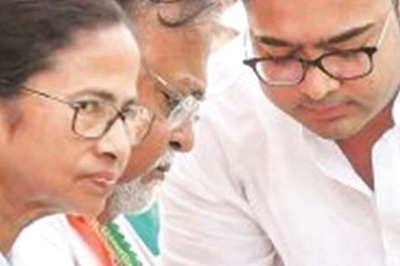 'Govt of Tripura Vehicle Removed TMC Flags': Trinamool Tweets CCTV Video, Urges EC Action against Ruling BJP