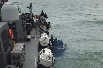 Searchers close in on AirAsia jet's black box as 'pings' heard